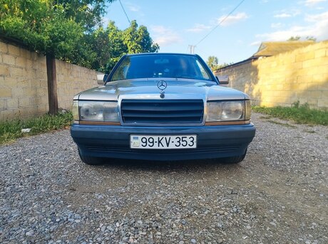 Mercedes 190