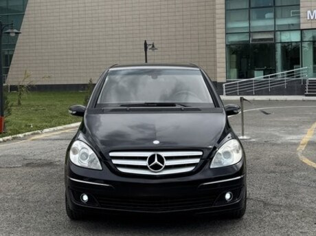 Mercedes B 200