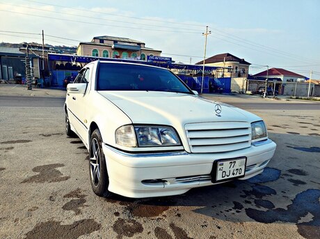 Mercedes C 240