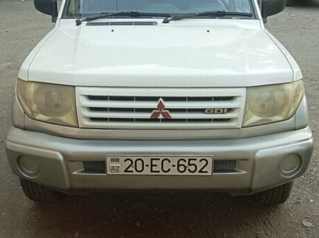 Mitsubishi Pajero io