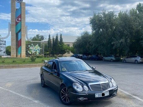 Mercedes E 220