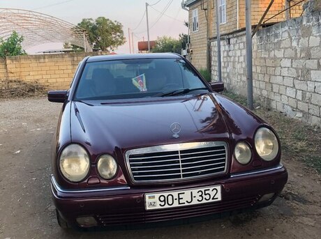 Mercedes E 240