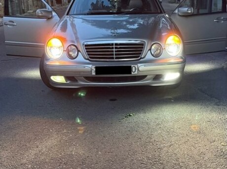 Mercedes E 240