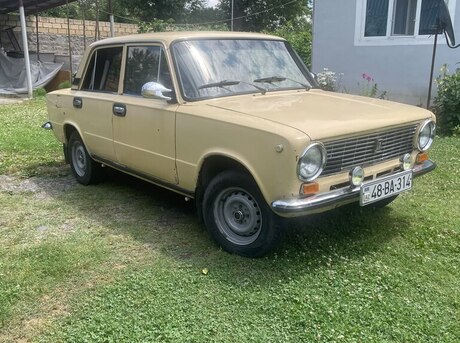 LADA (VAZ) 21011