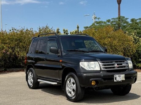 Mitsubishi Pajero io