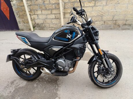 CFMOTO 300 SR