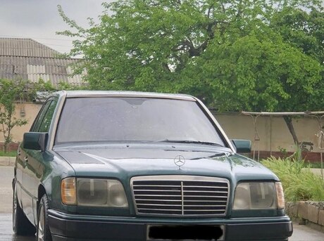 Mercedes 200 E