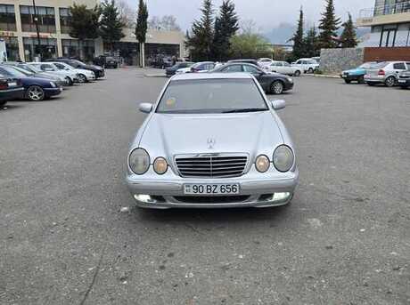 Mercedes E 240