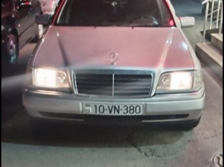 Mercedes C 180