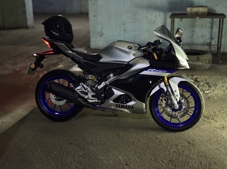 Yamaha R15M