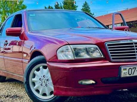 Mercedes C 180