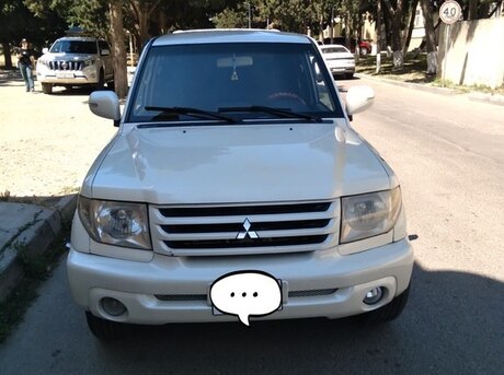 Mitsubishi Pajero io