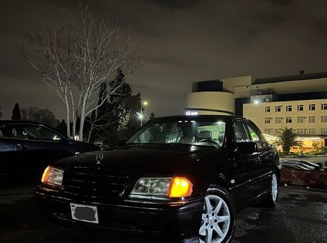 Mercedes C 230