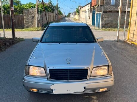 Mercedes C 180