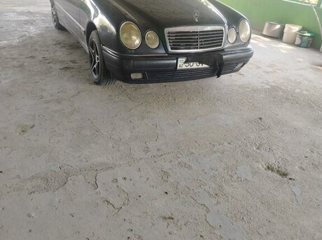 Mercedes E 230