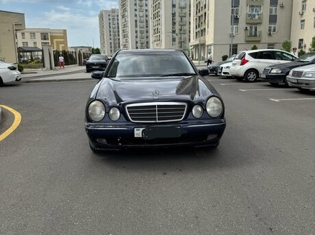 Mercedes E 220