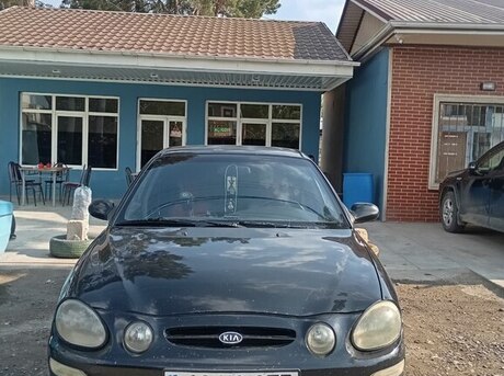 Kia Shuma