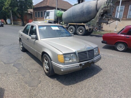 Mercedes 200 D