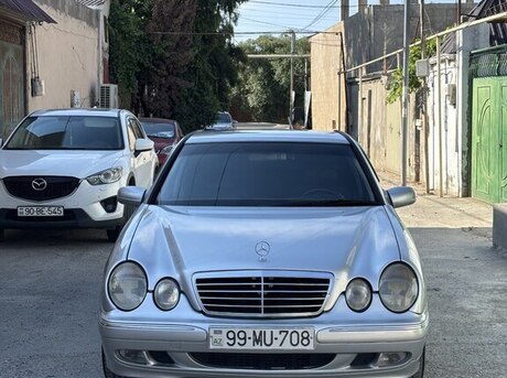 Mercedes E 220