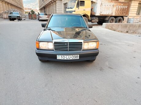 Mercedes 190