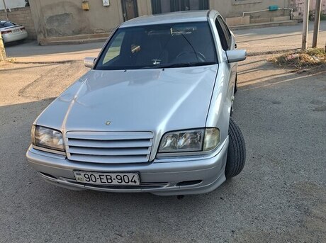 Mercedes C 180