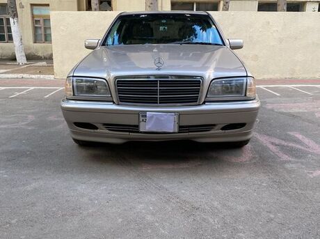 Mercedes C 230