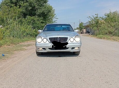 Mercedes E 230
