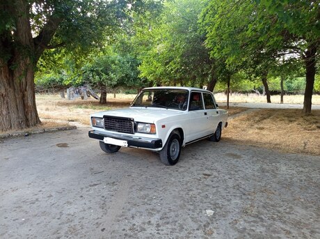 LADA (VAZ) 2107