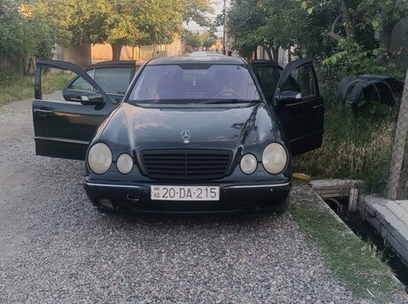 Mercedes E 220