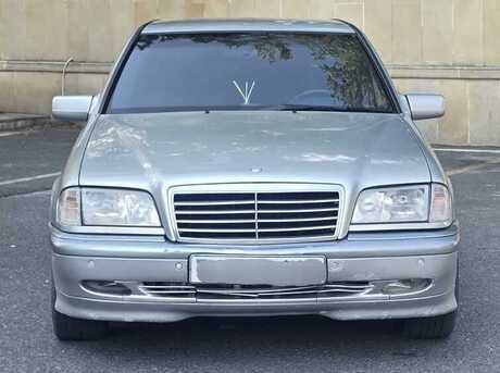Mercedes C 200