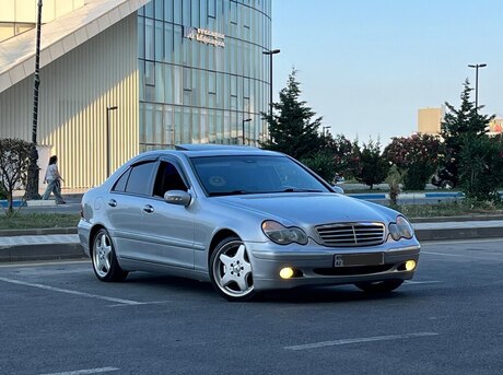 Mercedes C 240