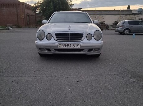 Mercedes E 220