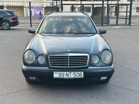 Mercedes E 240