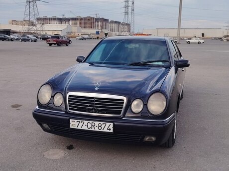 Mercedes E 230
