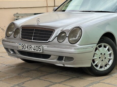 Mercedes E 220