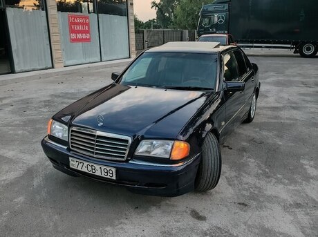 Mercedes C 240