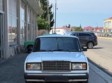 LADA (VAZ) 2107