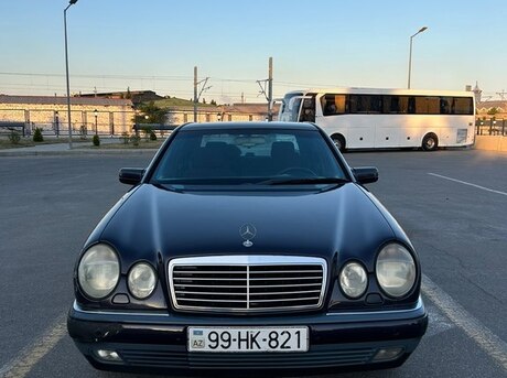 Mercedes E 230
