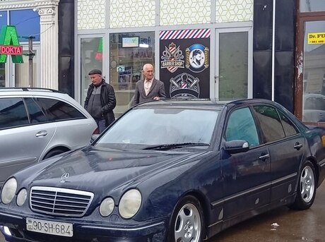 Mercedes E 270