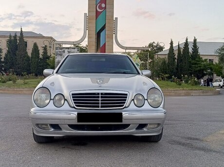 Mercedes E 270