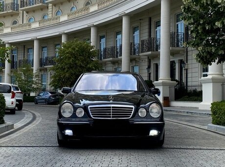 Mercedes E 320