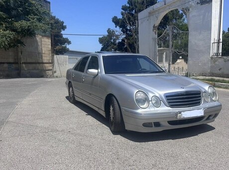Mercedes E 320