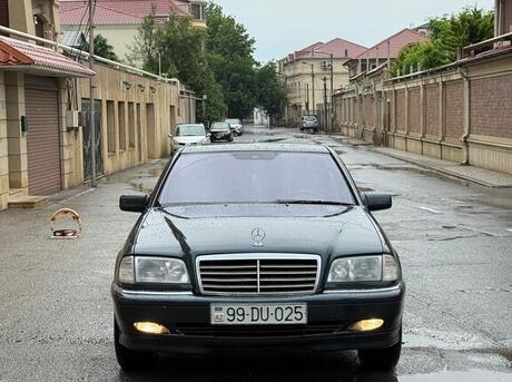 Mercedes C 240