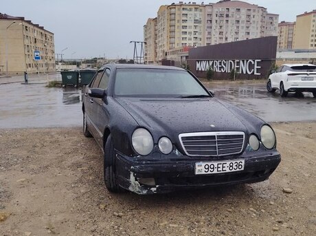 Mercedes E 200