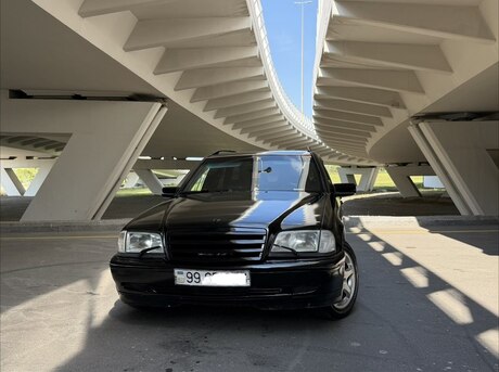 Mercedes C 180