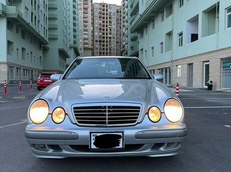 Mercedes E 240