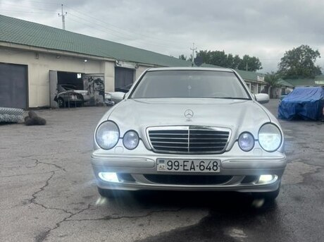 Mercedes E 240