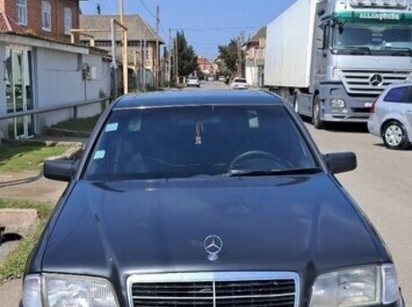 Mercedes C 200
