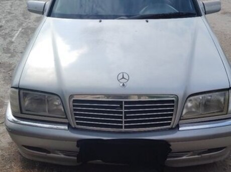 Mercedes C 200