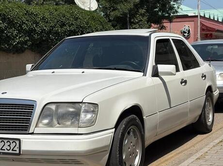 Mercedes E 220